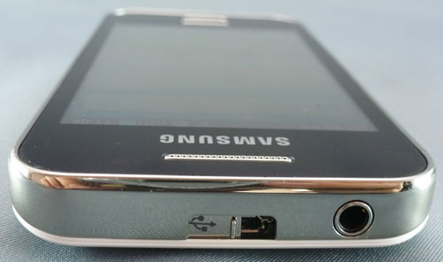 Test samsung galaxy ace milieu de gamme iphone deux coques blanche noire écran 3,5 pouces android marlet