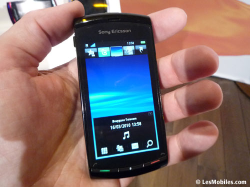 Le Sony Ericsson Vivaz est disponible à 415 €