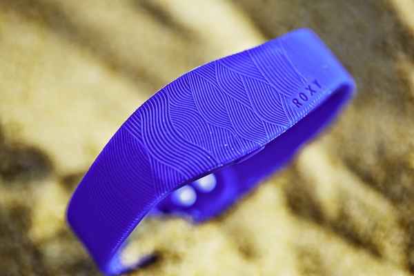 Sony lance le SmartBand with Roxy, une variante plus girly de son bracelet fitness