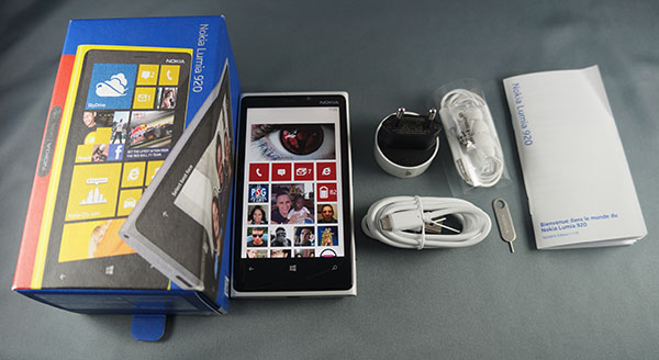 Nokia Lumia 920 : contenu du pack du smartphone
