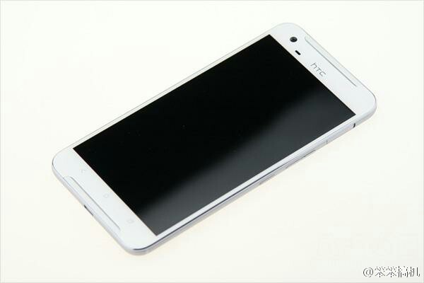 Le HTC One X9 se dévoile un peu plus avec une nouvelle série de photos