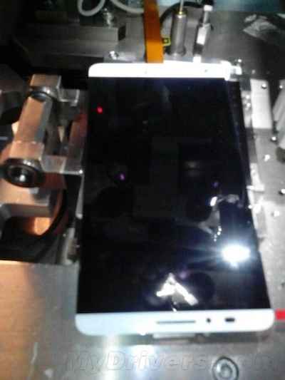 Huawei Ascend D3 : une ressemblance troublante avec le HTC One Max