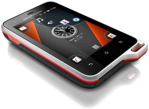 Sony Ericsson Xperia active (Android 2.3) : le smartphone ultra-résistant