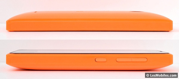 Microsoft Lumia 532 : gauche / droite