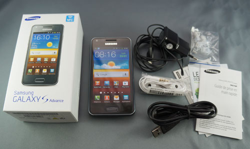 Test Samsung Galaxy S Advance : contenu du pack