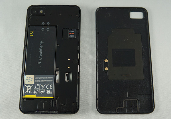 BlackBerry Z10 : intérieur du smartphone