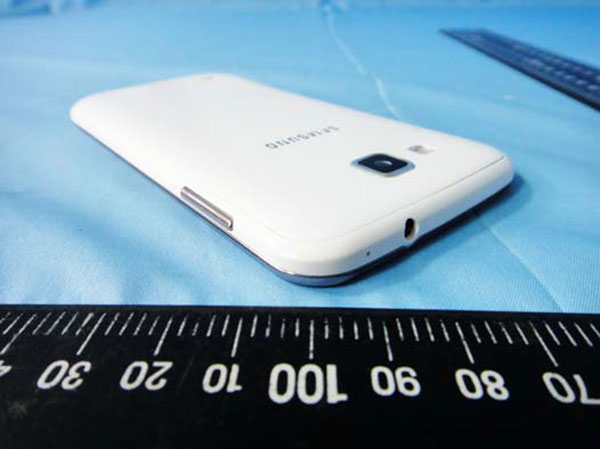 Nouvelles photos volées du Samsung Galaxy Premier