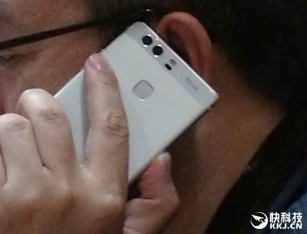 Le P9 de sortie avec le PDG de Huawei