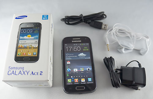 Test  Samsung Galaxy Ace 2 : contenu du pack