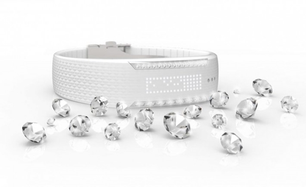 Polar et Swarovski présentent le Loop Crystal, un bracelet connecté incrusté de strass