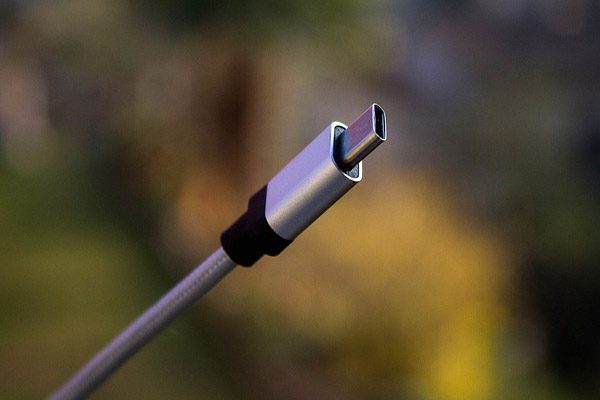 Malgré ses réticences, Apple va devoir se plier au connecteur USB-C universel sous peine d’amendes