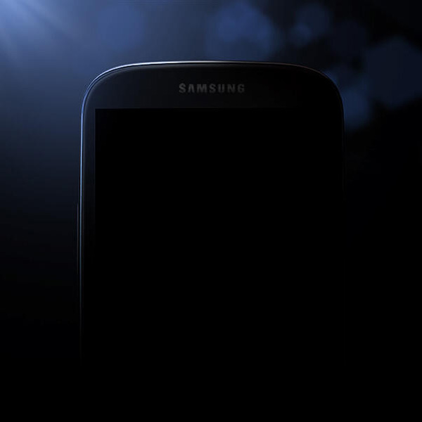Samsung Galaxy S4 : la première photo du smartphone qui vient directement du constructeur !