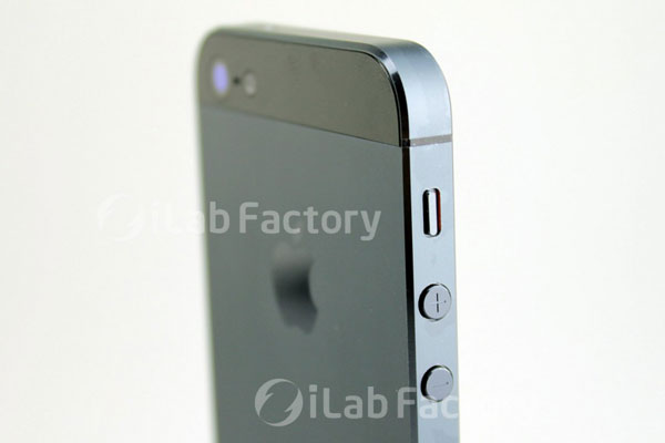 iPhone 5 : concept aver les pièces détachées remontées ensemble