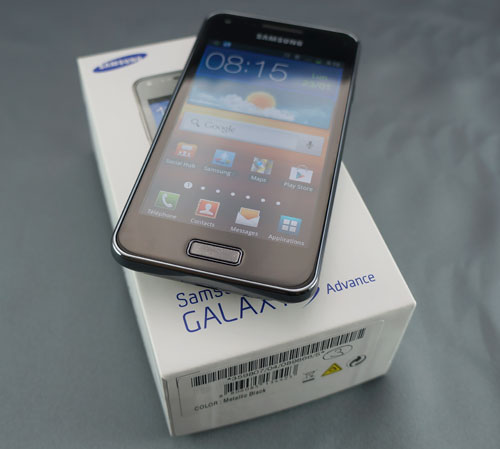 Test Samsung Galaxy S Advance : smartphone sur boite