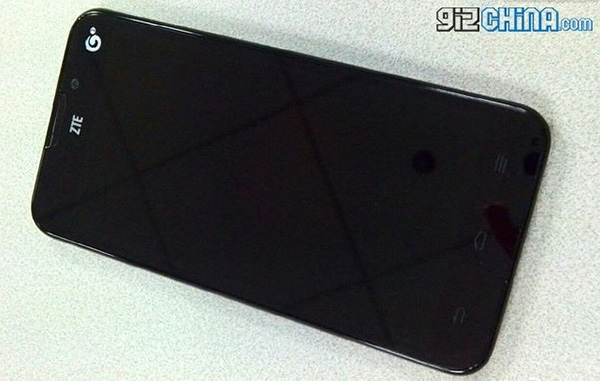 Un Android ZTE abordable, quadruple coeur et doté d'un écran de 5 pouces se dévoile en photos