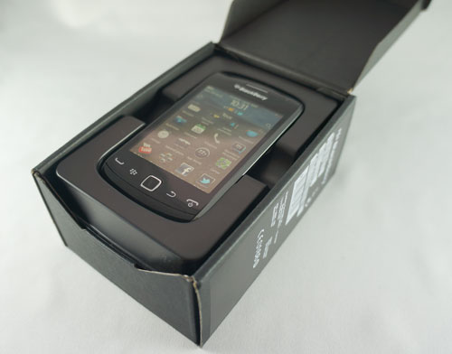 BlackBerry Curve 9380 : smartphone dans sa boite