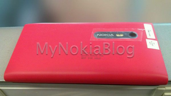 Prototype Nokia Lauta RM-742 sous Meego