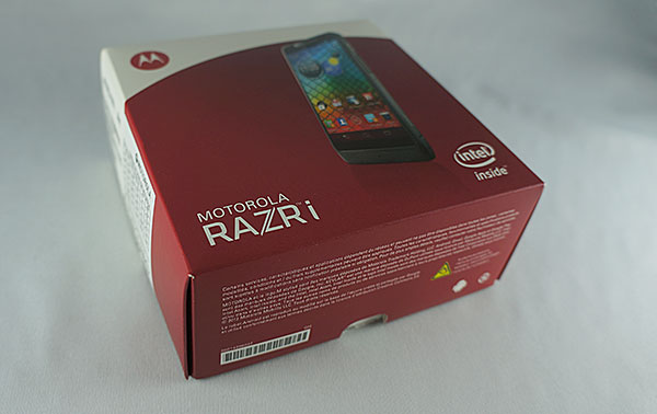 Motorola Razr i : boîte du smartphone