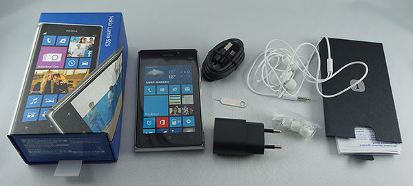 Nokia Lumia 925 : contenu de la boite du smartphone