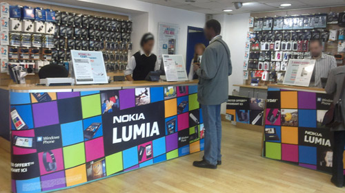 Le Nokia Lumia 800 arrive en boutique