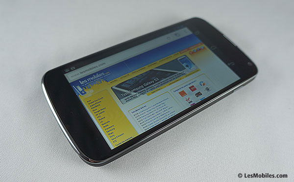 Prise en main du Google Nexus 4 : un rapport qualité / prix ahurissant (nos premières impressions)