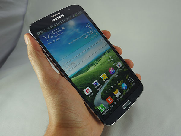 Samsung Galaxy Mega 6.3 face prise en main