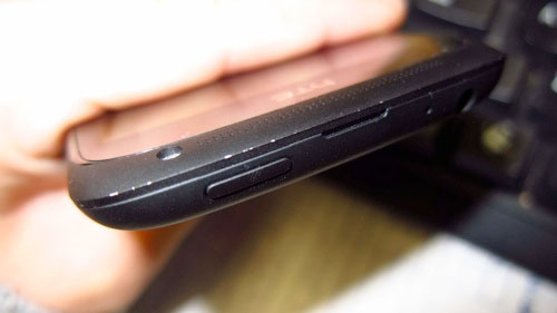 HTC One S problèmes revêtement céramique coque