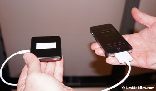 Un picoprojecteur DLP minuscule, compatible avec tous les smartphones avec sortie vidéo (MWC 2012)