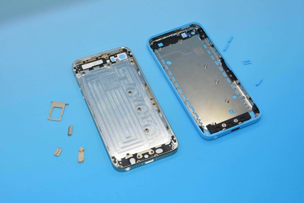 Coques arrières des iPhone 5S et 5C