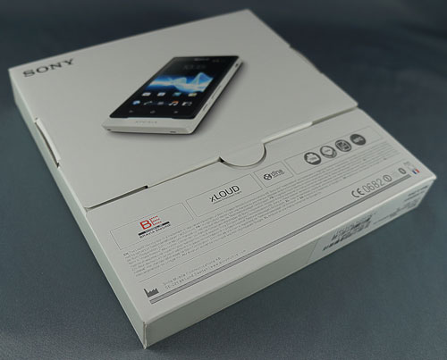 Test Sony Xperia sola : boite du smartphone