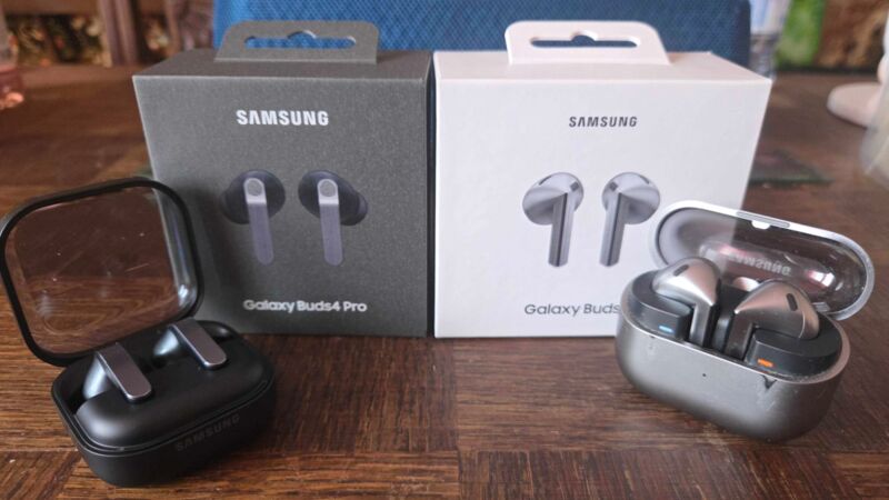 « Le meilleur des deux mondes » : il nous livre son avis sur les Galaxy Buds4 Pro
