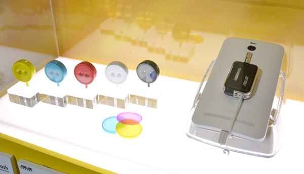 Asus présente les ZenFlash et LolliFlash pour améliorer la photo de nuit sur smartphone