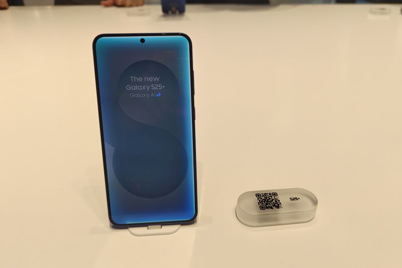 Le Samsung Galaxy S25 Plus au MWC 2025