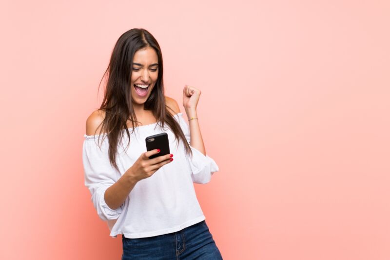 Comment profiter d’un smartphone moins cher grâce à un forfait mobile sans engagement ?