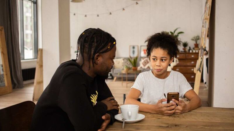 Contrôle parental : comment protéger la vie numérique des enfants