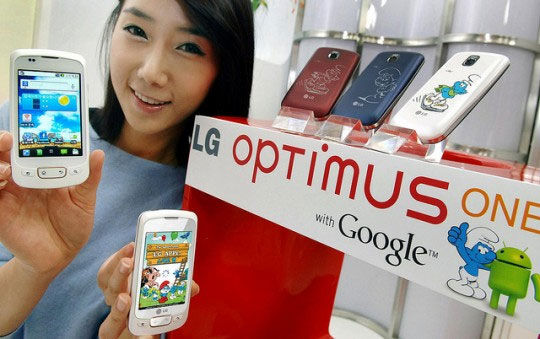 LG Optimus One Schtroumpf édition