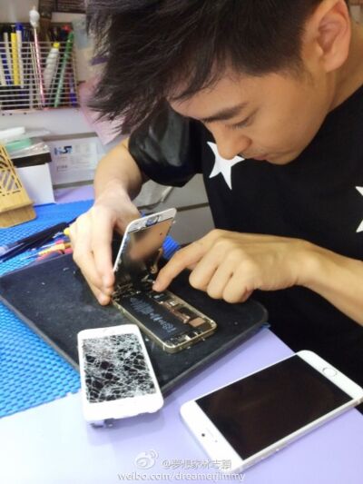 Apple iPhone 6 : mais que fait cette phablette Apple sur mon bureau ?