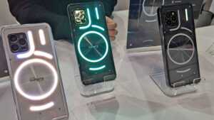 MWC 2023 : Unihertz Luna, très inspiré du Nothing phone (1) mais aussi de l’iPhone 14 Pro