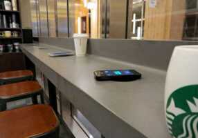 A défaut d'un café correct, Starbucks proposera du chargement sans fil à Boston