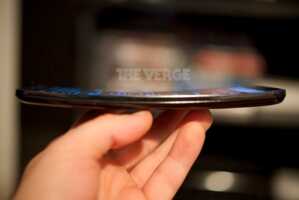 LG G Flex : déjà une star du petit écran