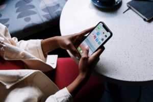 Bouygues Telecom est le premier à lancer un forfait 5G sans engagement 