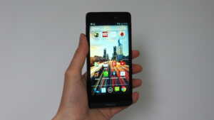 Test de l'Archos 50 Helium : un bon smartphone qui se perd facilement dans la masse