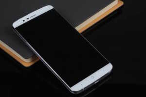 Elephone P8000 : un mobile Full HD et LTE à 200 euros ?