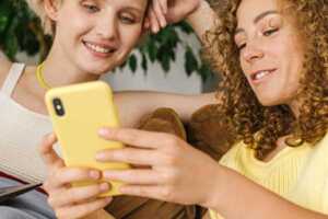 4 maxi forfaits mobiles 200Go en promo à seulement 15€ par mois