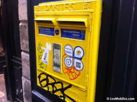 La Poste équipe ses boîtes aux lettres de tags NFC et de flashcodes