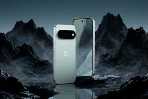 Deux smartphones Google Pixel posés sur un rocher devant des montagnes sombres et brumeuses.