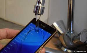 Mon téléphone est tombé dans l’eau : que faire ?