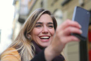 Forfaits mobiles 100Go à moins de 10€ : trois promotions à ne surtout pas rater !