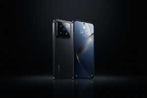 Smartphone Xiaomi 14 posé sur un fond noir.