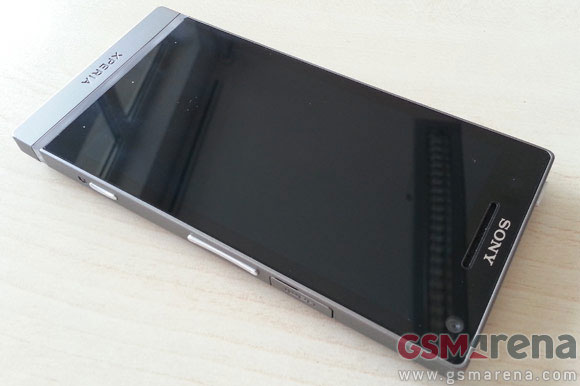 Sony Xperia SL : des photos du smartphone et quelques caractéristiques confirmées